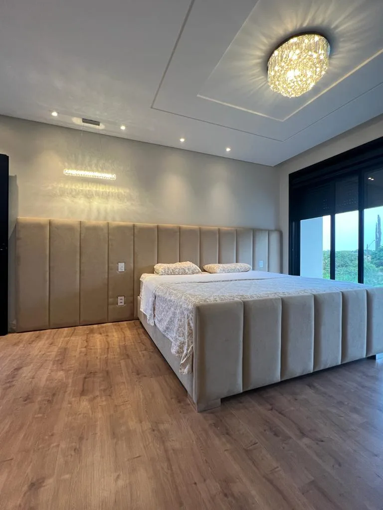 Cama estofada sob medida da Cabeçare 100