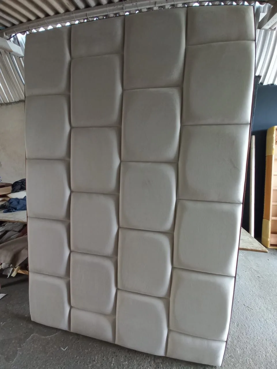 Painel estofado sob medida da Cabeçare 33