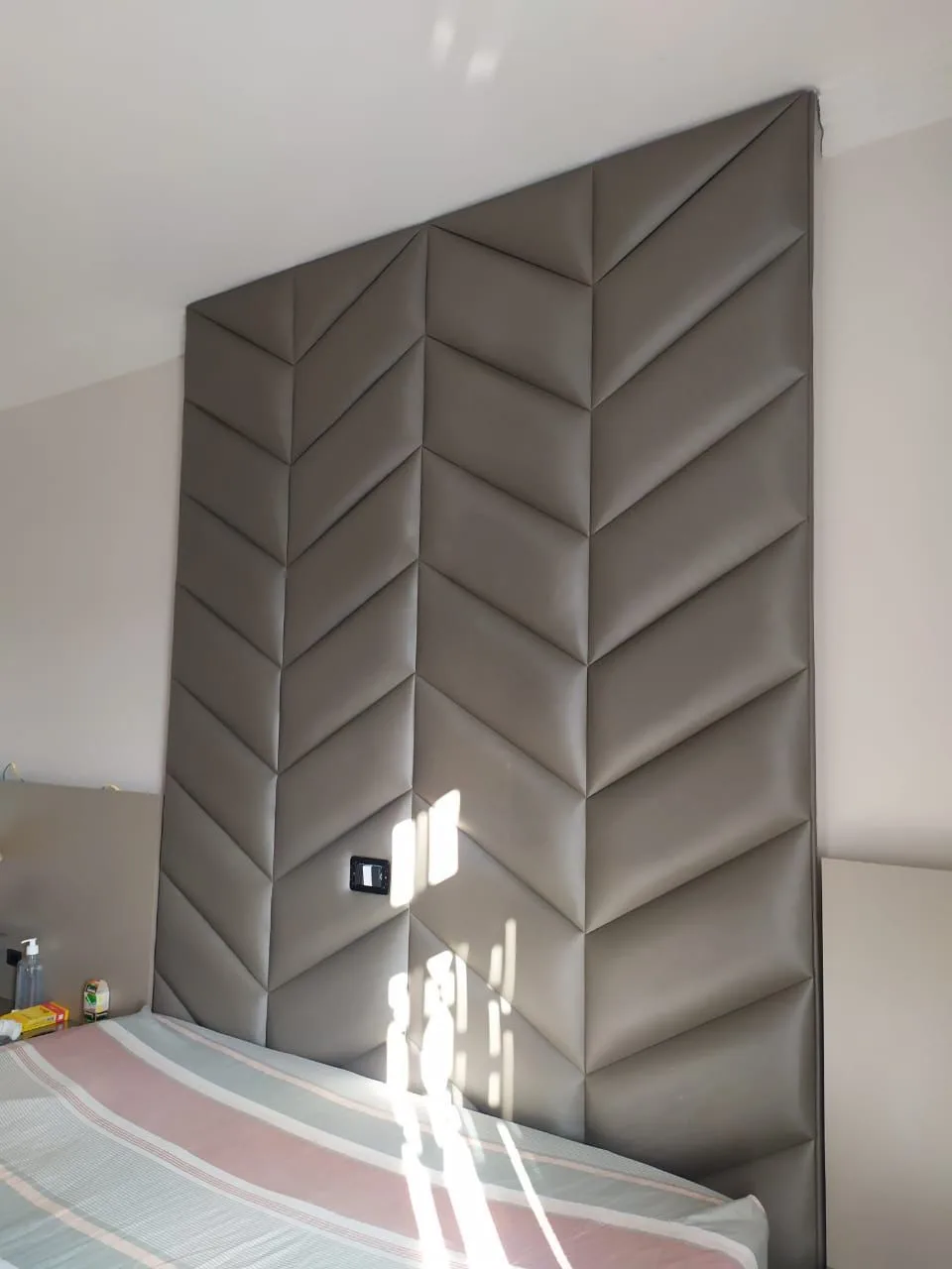 Painel estofado sob medida da Cabeçare 38